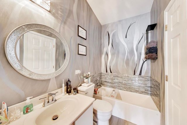 590 N Triumph Court, Hainesville, IL 60073