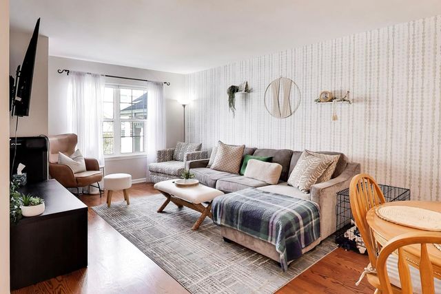 590 N Triumph Court, Hainesville, IL 60073