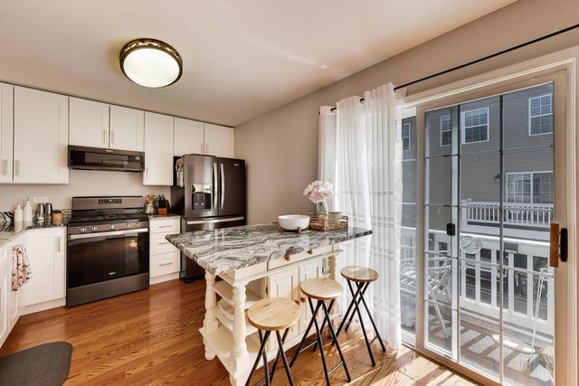 590 N Triumph Court, Hainesville, IL 60073