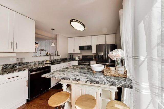 590 N Triumph Court, Hainesville, IL 60073