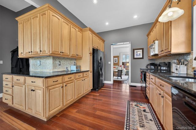 315 Bellvale Lakes Road, Warwick, NY 10990