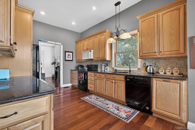 315 Bellvale Lakes Road, Warwick, NY 10990