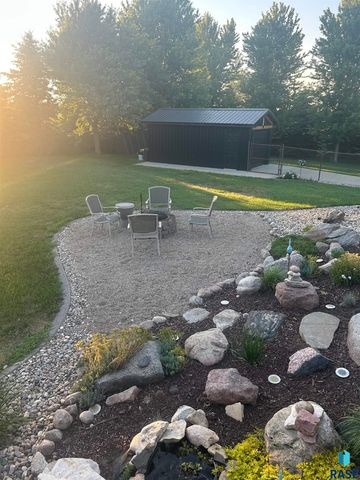 25015 475th Ave Avenue, Dell Rapids, SD 57022