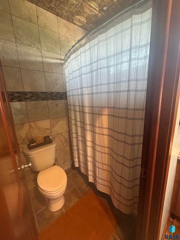 25015 475th Ave Avenue, Dell Rapids, SD 57022
