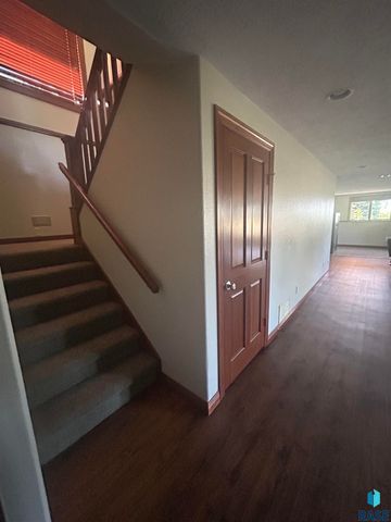 25015 475th Ave Avenue, Dell Rapids, SD 57022