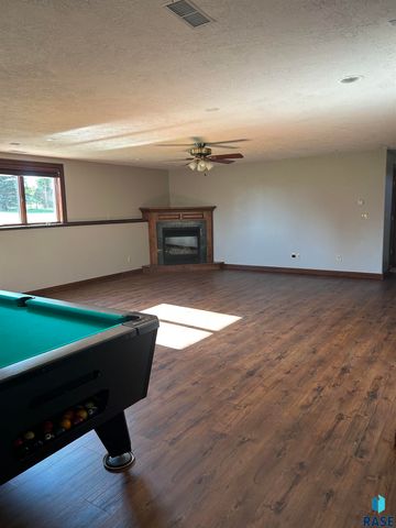 25015 475th Ave Avenue, Dell Rapids, SD 57022