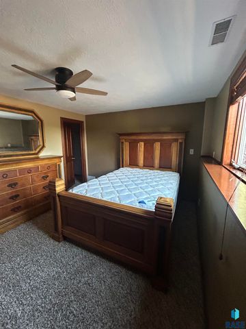 25015 475th Ave Avenue, Dell Rapids, SD 57022