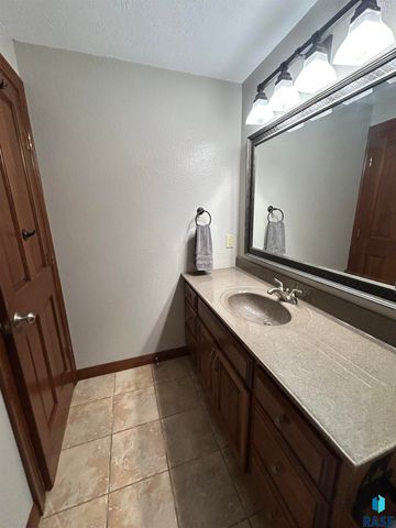 25015 475th Ave Avenue, Dell Rapids, SD 57022