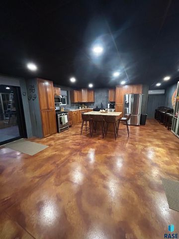 25015 475th Ave Avenue, Dell Rapids, SD 57022