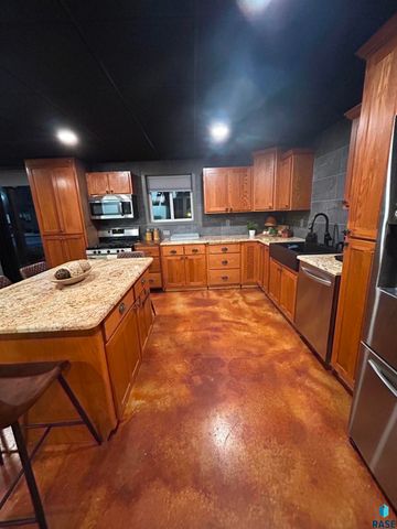 25015 475th Ave Avenue, Dell Rapids, SD 57022