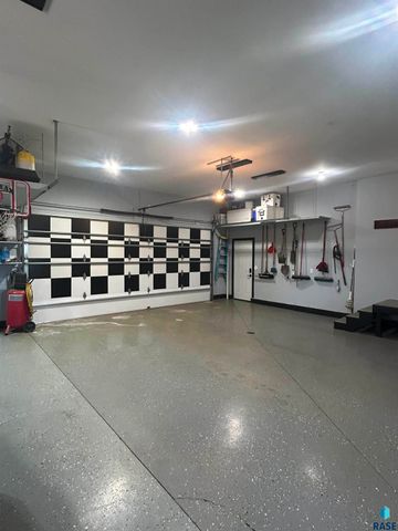 25015 475th Ave Avenue, Dell Rapids, SD 57022