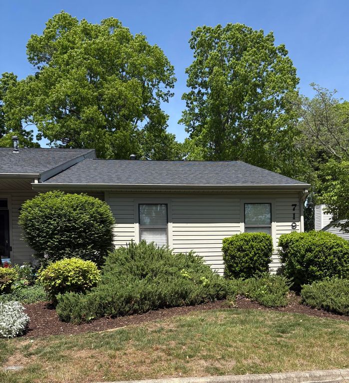 7198 Red Cedar CIR, Roanoke, VA 24019