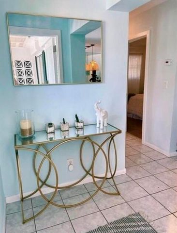 301 SW 8th Terrace, Boca Raton, FL 33486