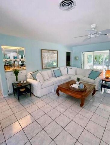 301 SW 8th Terrace, Boca Raton, FL 33486