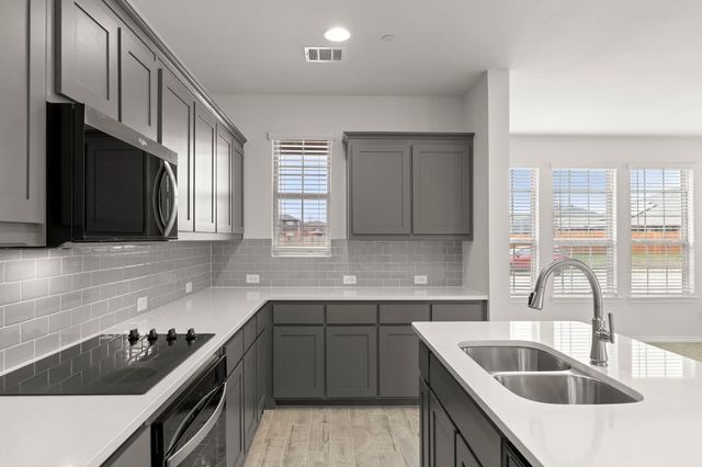 4511 Avion Drive, Sanger, TX 76266