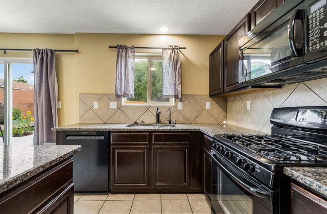 1014 El Prado Street NW, Rio Rancho, NM 87144