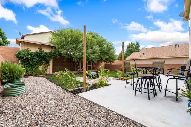 1014 El Prado Street NW, Rio Rancho, NM 87144