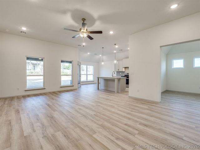 3205 E 147th Place S, Bixby, OK 74008