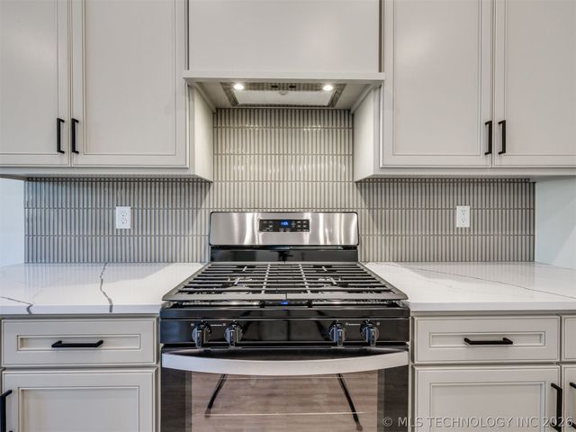 3205 E 147th Place S, Bixby, OK 74008