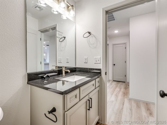 3205 E 147th Place S, Bixby, OK 74008
