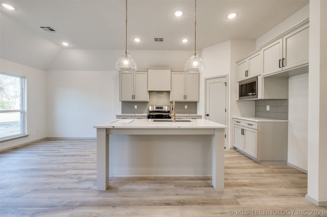 3205 E 147th Place S, Bixby, OK 74008