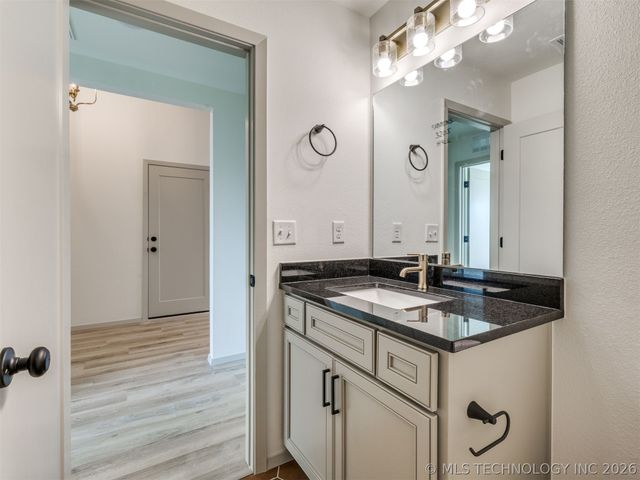 3205 E 147th Place S, Bixby, OK 74008