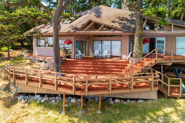 190 Island Drive, Friday Harbor, WA 98250