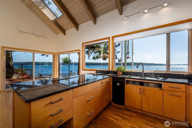 190 Island Drive, Friday Harbor, WA 98250