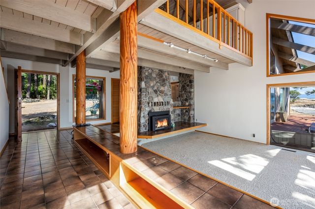 190 Island Drive, Friday Harbor, WA 98250
