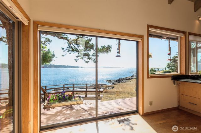 190 Island Drive, Friday Harbor, WA 98250