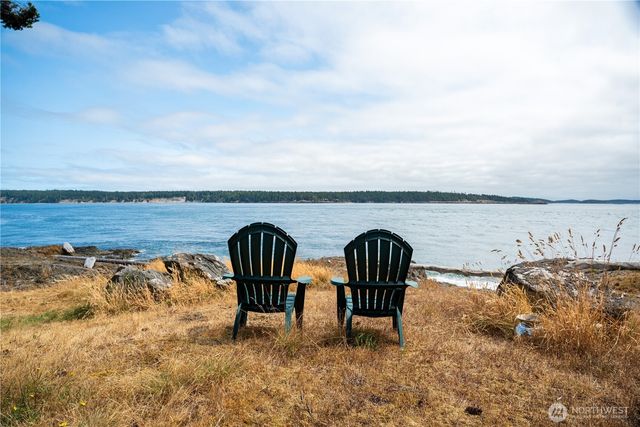 190 Island Drive, Friday Harbor, WA 98250