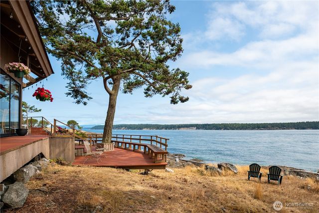 190 Island Drive, Friday Harbor, WA 98250