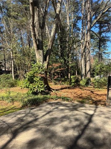 1959 Queens Way, Atlanta, GA 30341