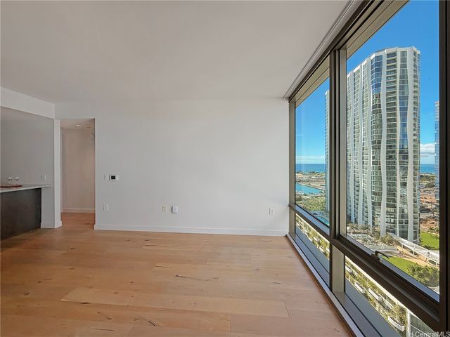 1001 Queen Street 2005, Honolulu, HI 96814