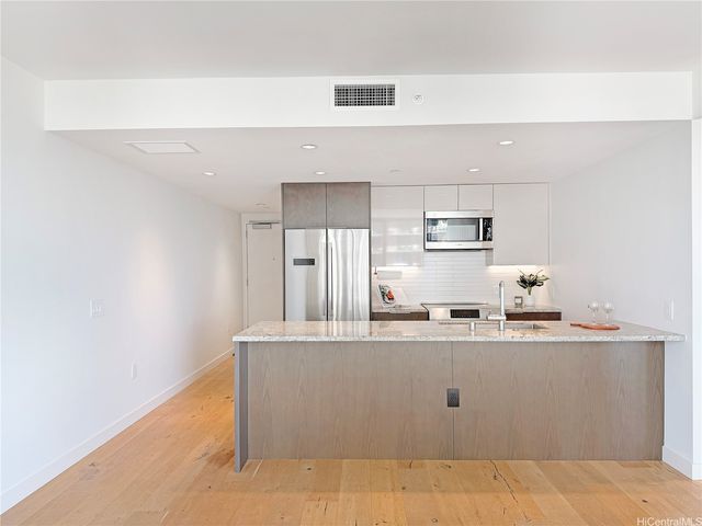 1001 Queen Street 2005, Honolulu, HI 96814