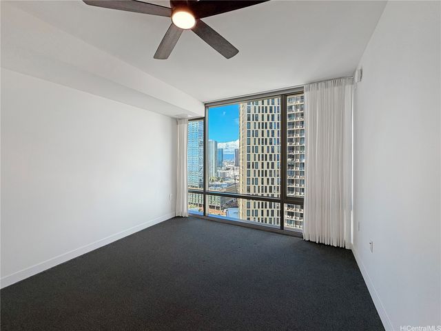 1001 Queen Street 2005, Honolulu, HI 96814