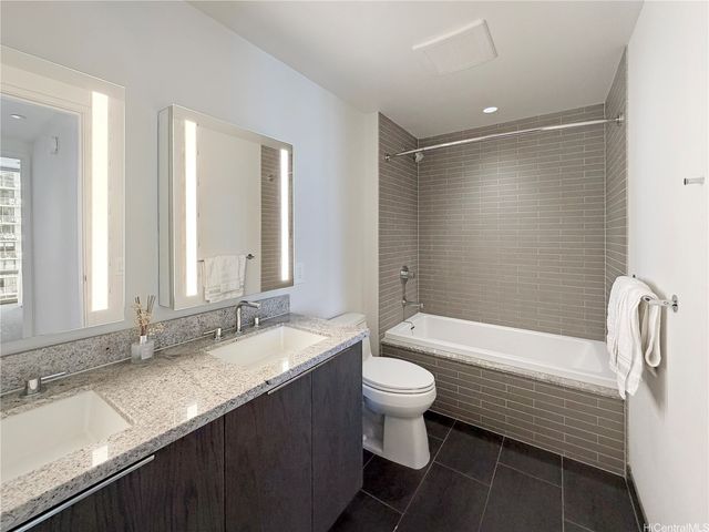 1001 Queen Street 2005, Honolulu, HI 96814