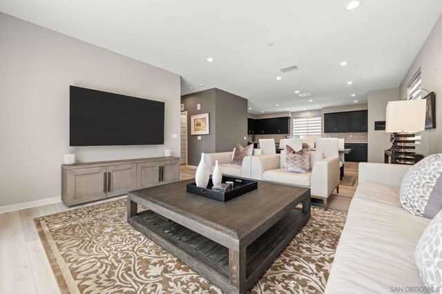 6164 Colt Pl #101, Carlsbad, CA 92009