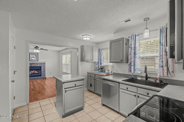 902 Huff Drive, Jacksonville, NC 28546
