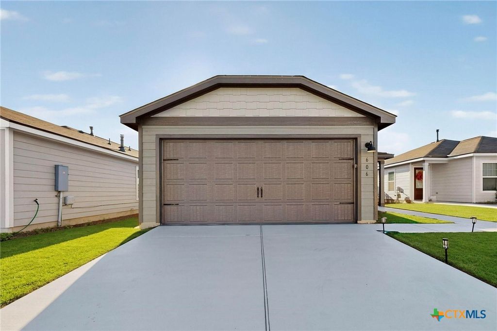 606 Aplite Pass, Maxwell, TX 78656