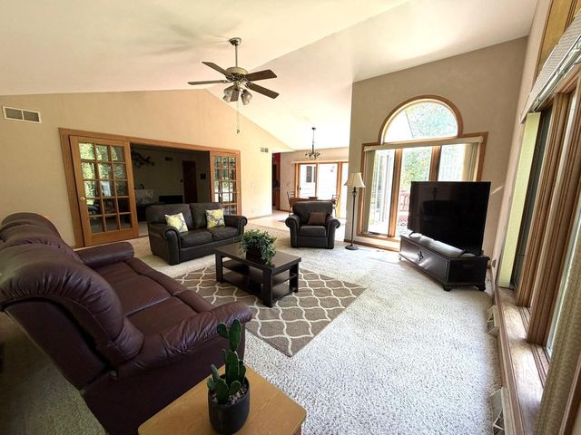42 Robin Hill DRIVE, Mount Pleasant, WI 53406