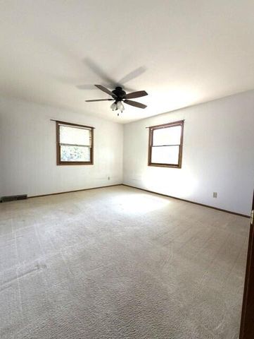42 Robin Hill DRIVE, Mount Pleasant, WI 53406
