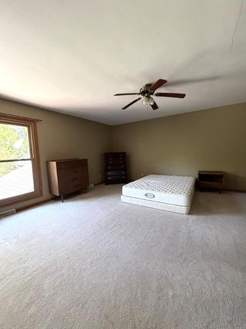 42 Robin Hill DRIVE, Mount Pleasant, WI 53406