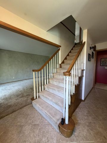 42 Robin Hill DRIVE, Mount Pleasant, WI 53406