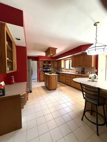 42 Robin Hill DRIVE, Mount Pleasant, WI 53406