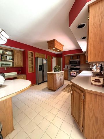 42 Robin Hill DRIVE, Mount Pleasant, WI 53406