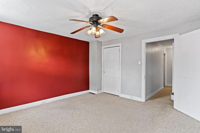 19 N EAST ST, Carlisle, PA 17013