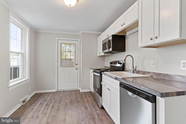 19 N EAST ST, Carlisle, PA 17013
