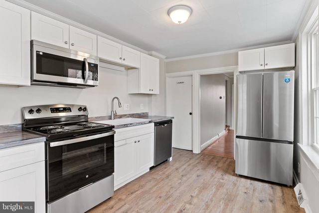19 N EAST ST, Carlisle, PA 17013