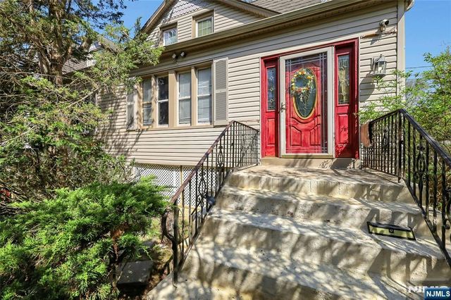 2 Webb Court, Park Ridge, NJ 07656